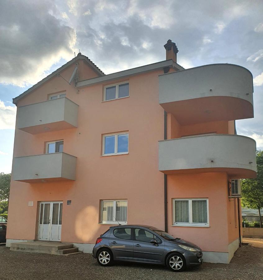 Apartment Rados Dugopolje Exteriér fotografie