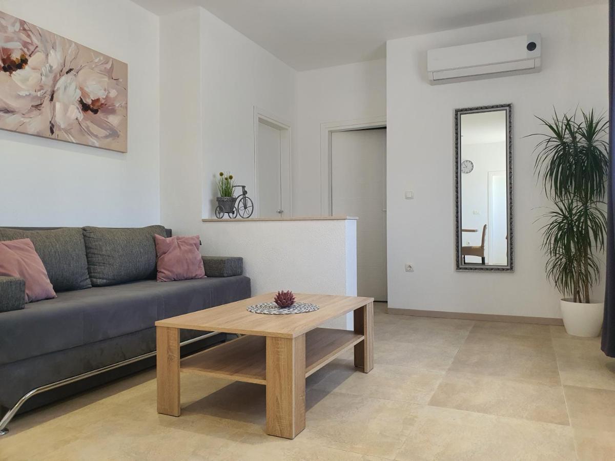 Apartment Rados Dugopolje Exteriér fotografie